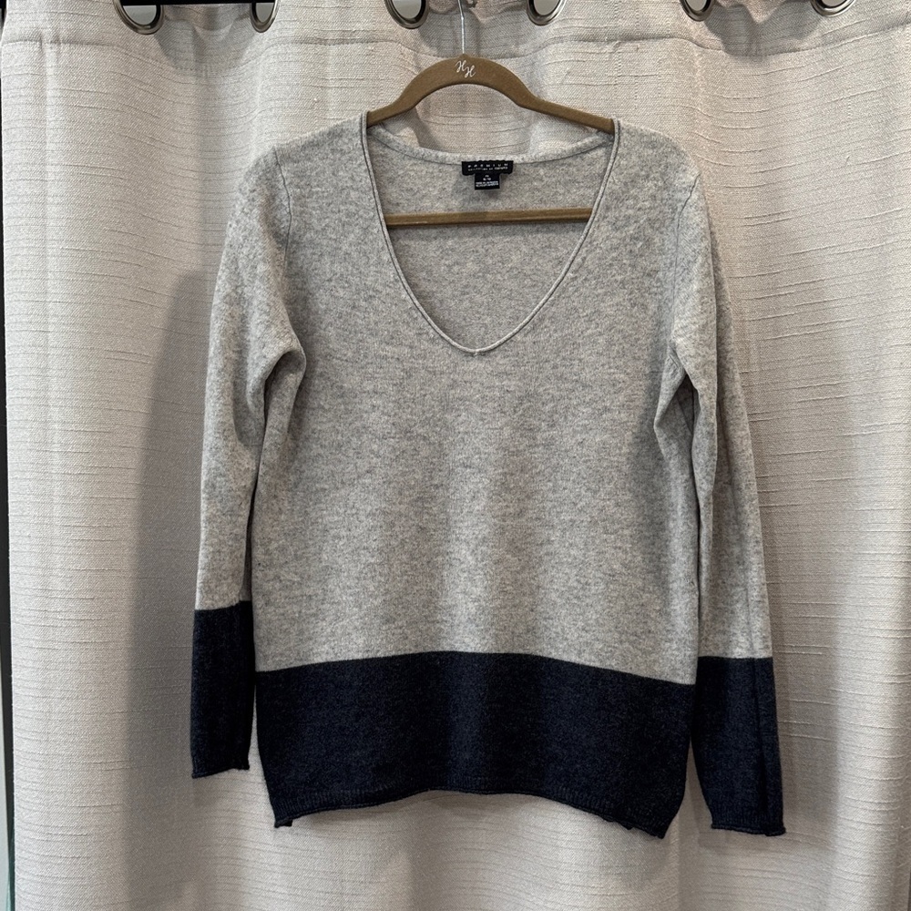 Esmara Premium Collection V-Neck 100% Cashmere Gray Sweater Women’s Size M